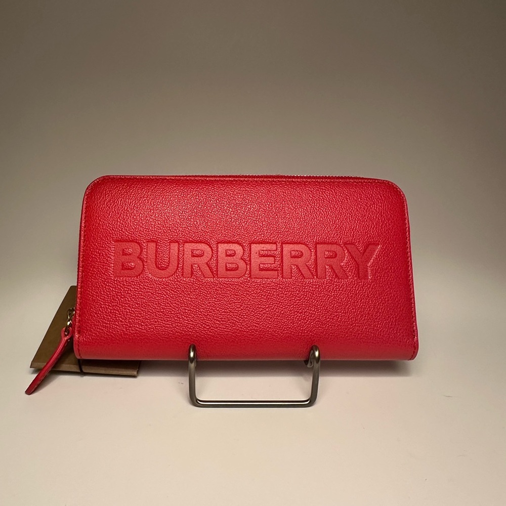 NWT Burberry Zippy Wallet
